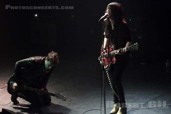 THE KILLS - 2008-10-28 - PARIS - Le Bataclan - Alison Nicole Mosshart - James William Hince